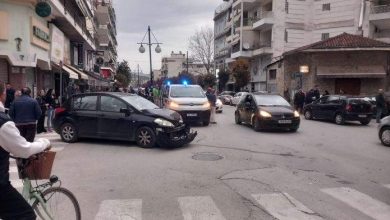 Photo of Σοκαριστικό τροχαίο με τραυματισμό παιδιού  και επεισόδιο ξυλοδαρμού στο κέντρο των Τρικάλων